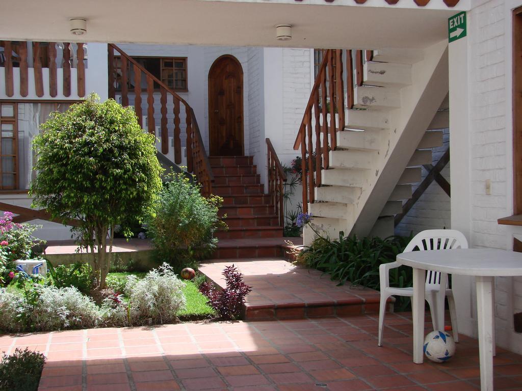Apartamentos Los Quipus Кито Екстериор снимка